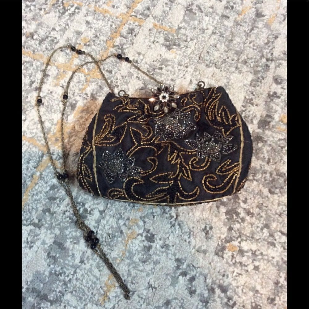 CHRISTIANA BEADED EVENING BAG W/FLOWER CLASP! EUC!